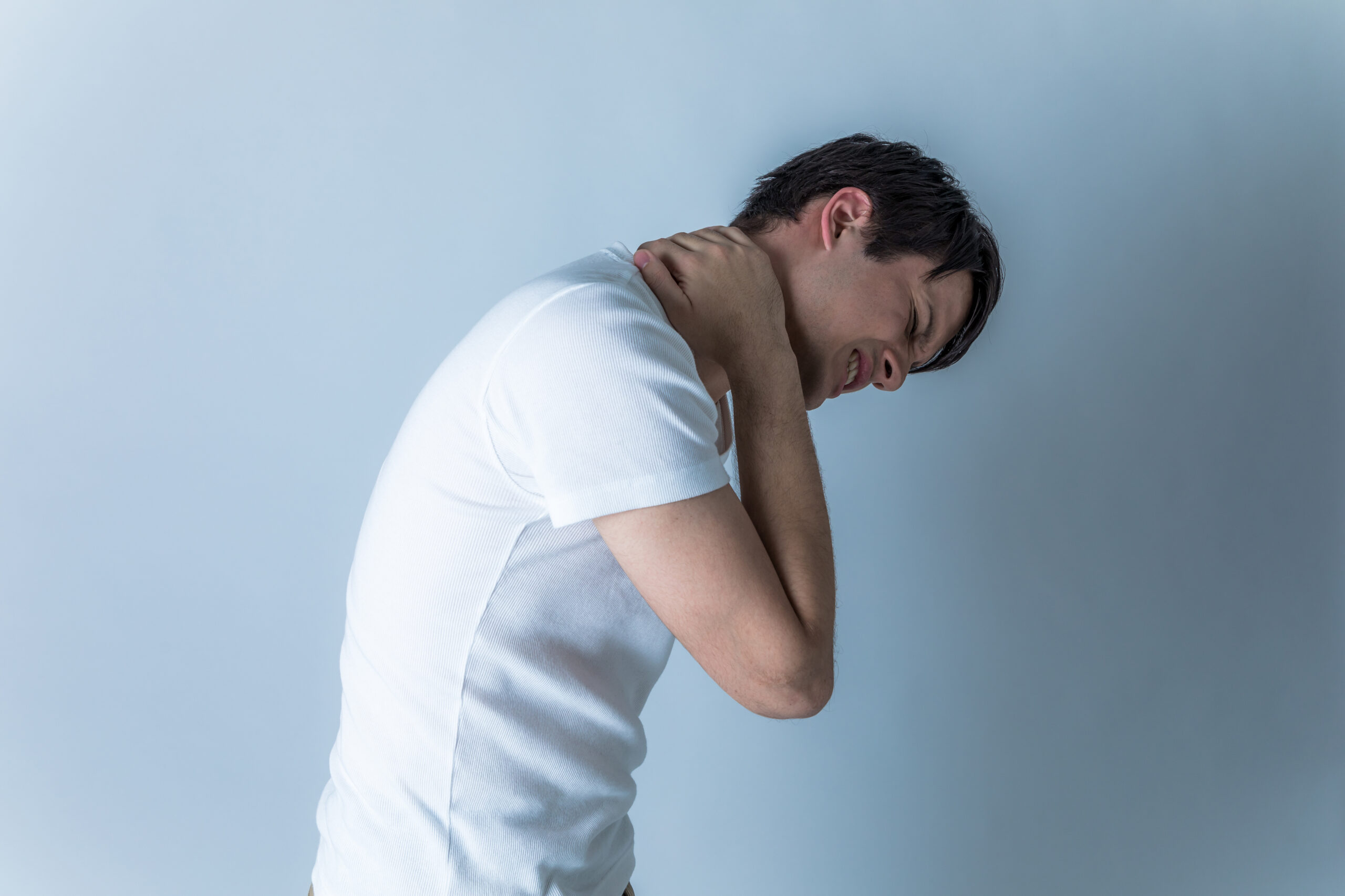 現代病のつらいストレートネックの対処療法とケア